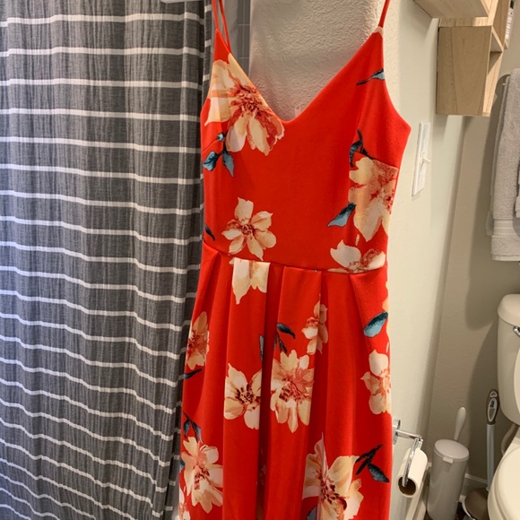 Dresses and tunic - Picture 4 of 10